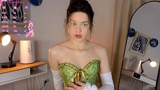 Snapshot of natur_ella chatting on 2, 3, 2026 natur ella online show from 2, 3, 2026