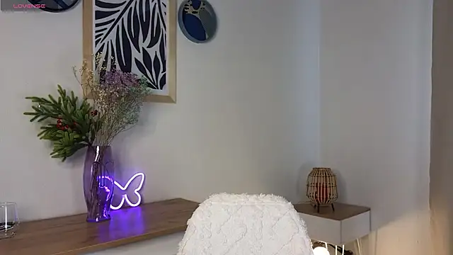 Snapshot of natur_ella chatting on 19, 3, 2026 natur ella online show from 19, 3, 2026