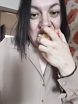 Snapshot of LimonLoveqw chatting on 9, 4, 2026 LimonLoveqw online show from 9, 4, 2026