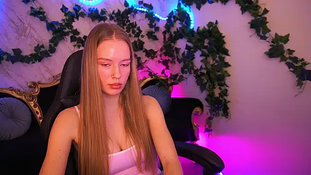 MollyyMayy online show from 15, 12, 2025