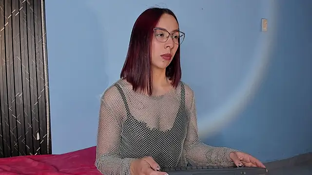Moolly Evanz online show from 29, 4, 2026