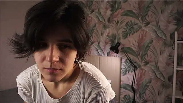 Snapshot of TriciaDuka chatting on 16, 12, 2025 TriciaDuka online show from 16, 12, 2025