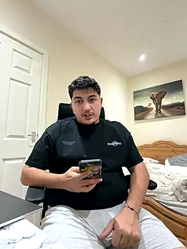 Juliann69Ramiro online show from 16, 12, 2025