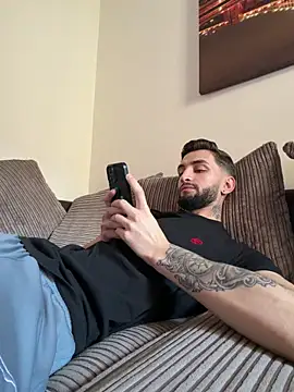 Juliann69Ramiro online show from 17, 1, 2026