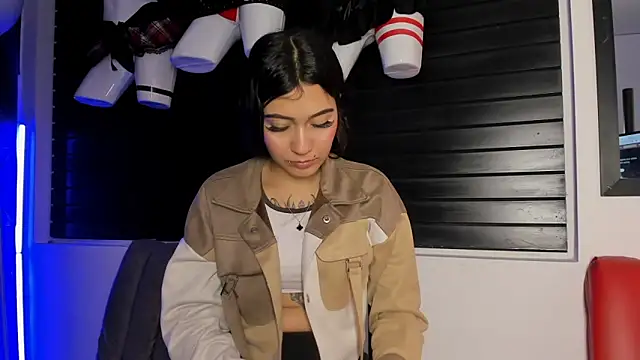 MiaFox 03 online show from 6, 2, 2026