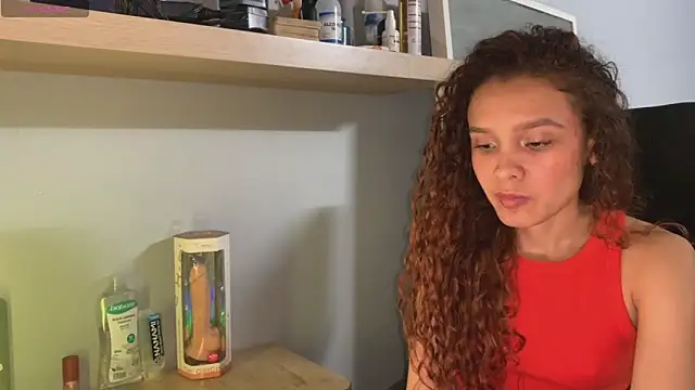 Snapshot of Sunshineegirll chatting on 18, 12, 2025 Sunshineegirll online show from 18, 12, 2025