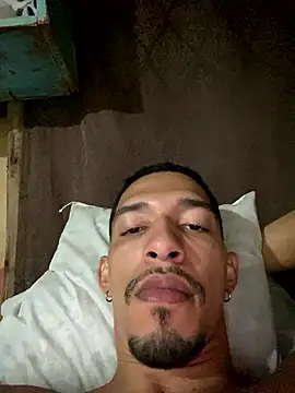 Snapshot of rocchw chatting on 8, 1, 2026 rocchw online show from 8, 1, 2026