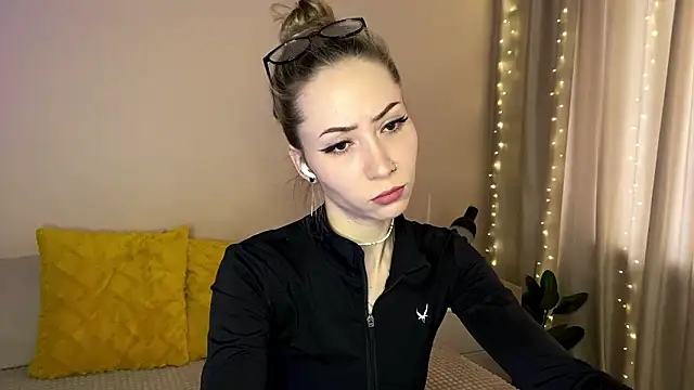 Snapshot of sun_under_skyy chatting on 22, 2, 2026 sun under skyy online show from 22, 2, 2026