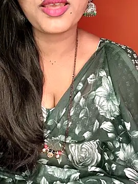 Snapshot of Rachu_love chatting on 4, 2, 2026 Rachu love online show from 4, 2, 2026