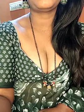 Snapshot of Rachu_love chatting on 4, 2, 2026 Rachu love online show from 4, 2, 2026