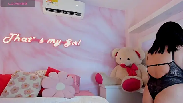 Snapshot of EVANGELIINE_21 chatting on 6, 2, 2026 EVANGELIINE 21 online show from 6, 2, 2026