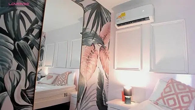 Snapshot of EVANGELIINE_21 chatting on 7, 2, 2026 EVANGELIINE 21 online show from 7, 2, 2026