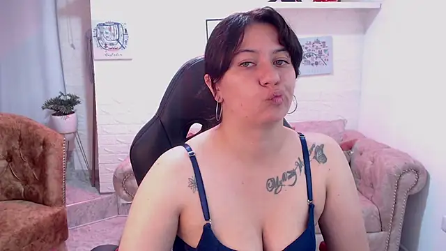 Snapshot of amanda_rousee chatting on 5, 3, 2026 amanda rousee online show from 5, 3, 2026