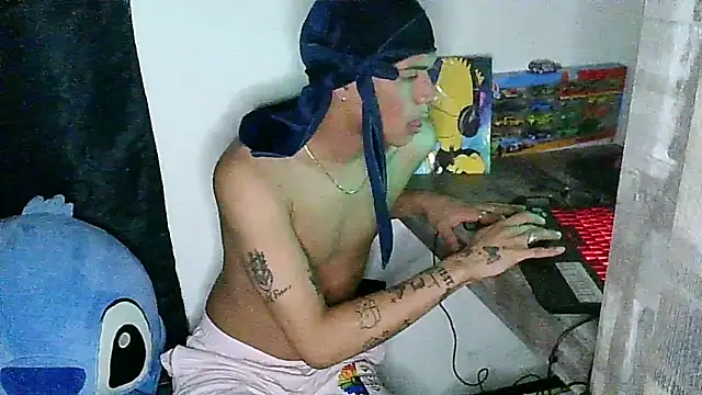 Snapshot of Glen_connor_11 chatting on 23, 12, 2025 Glen connor 11 online show from 23, 12, 2025