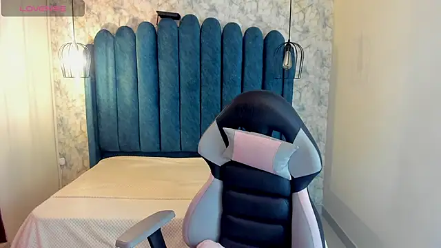 Snapshot of Lovely-martina chatting on 16, 12, 2025 Lovely-martina online show from 16, 12, 2025