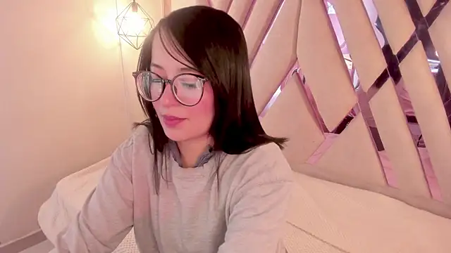 Snapshot of Lovely-martina chatting on 25, 2, 2026 Lovely-martina online show from 25, 2, 2026