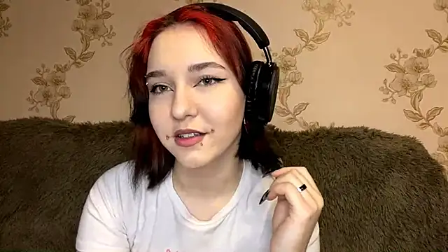 Snapshot of EmilyVeiro chatting on 2, 2, 2026 EmilyVeiro online show from 2, 2, 2026