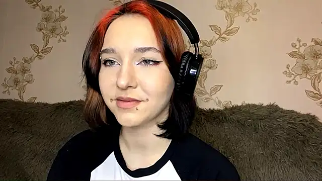 Snapshot of EmilyVeiro chatting on 4, 2, 2026 EmilyVeiro online show from 4, 2, 2026