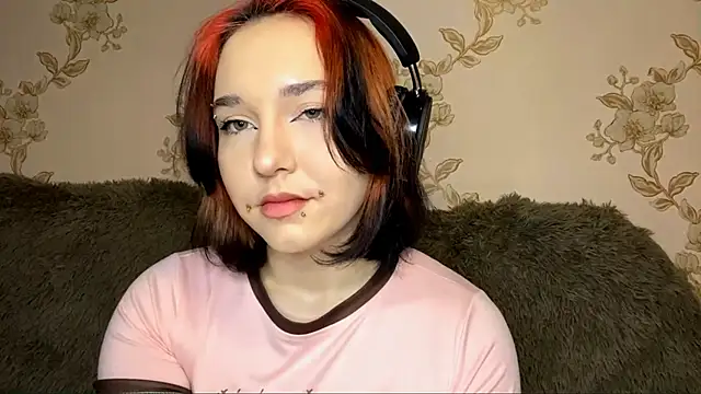 Snapshot of EmilyVeiro chatting on 5, 2, 2026 EmilyVeiro online show from 5, 2, 2026