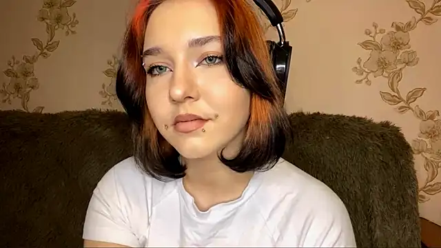 Snapshot of EmilyVeiro chatting on 10, 2, 2026 EmilyVeiro online show from 10, 2, 2026