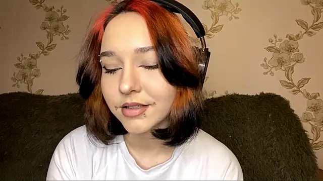 Snapshot of EmilyVeiro chatting on 11, 2, 2026 EmilyVeiro online show from 11, 2, 2026