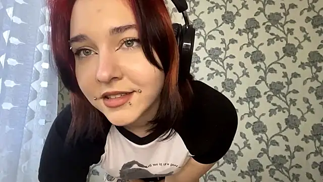 Snapshot of EmilyVeiro chatting on 16, 2, 2026 EmilyVeiro online show from 16, 2, 2026