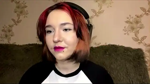 Snapshot of EmilyVeiro chatting on 7, 3, 2026 EmilyVeiro online show from 7, 3, 2026