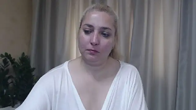 Snapshot of sweetpussy13 chatting on 2, 7, 2026 sweetpussy13 online show from 2, 7, 2026