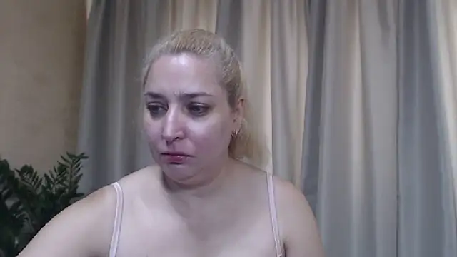 Snapshot of sweetpussy13 chatting on 4, 8, 2026 sweetpussy13 online show from 4, 8, 2026