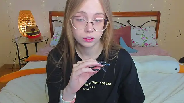 Snapshot of miya_soft chatting on 25, 5, 2026 miya soft online show from 25, 5, 2026
