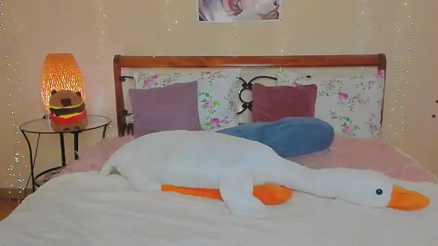 Snapshot of miya_soft chatting on 8, 7, 2026 miya soft online show from 8, 7, 2026
