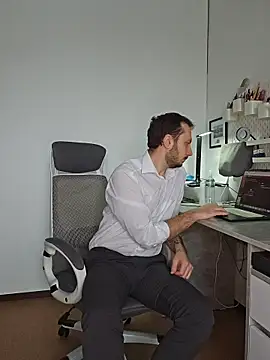 Lovebackground online show from 26, 2, 2026