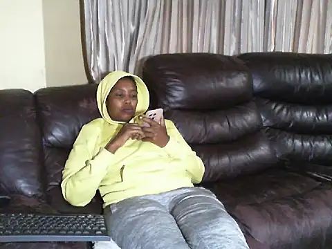 Caramel-goddess18 online show from 9, 3, 2026