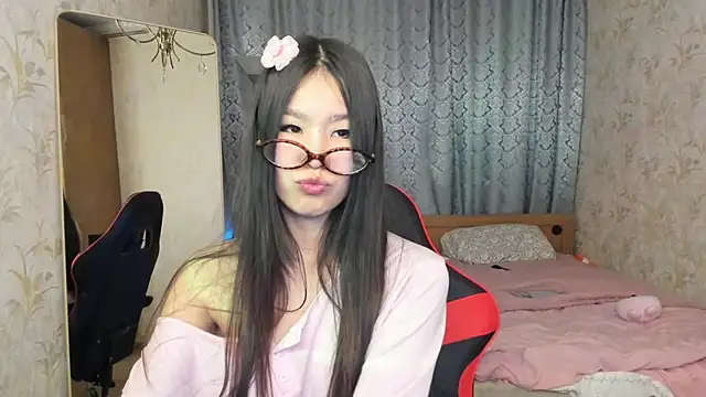 Snapshot of amiya_cute chatting on 13, 3, 2026 amiya cute online show from 13, 3, 2026