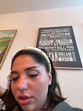 SilkyMira online show from 7, 2, 2026