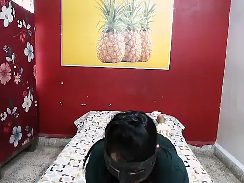 Snapshot of Lovelycouple25 chatting on 18, 3, 2026 Lovelycouple25 online show from 18, 3, 2026