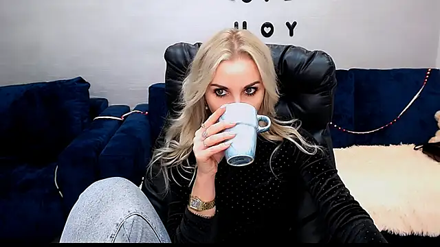 Hanna--Sweet online show from 16, 12, 2025