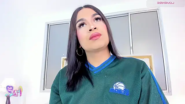 Snapshot of Silvanna-Casstro chatting on 24, 6, 2026 Silvanna-Casstro online show from 24, 6, 2026