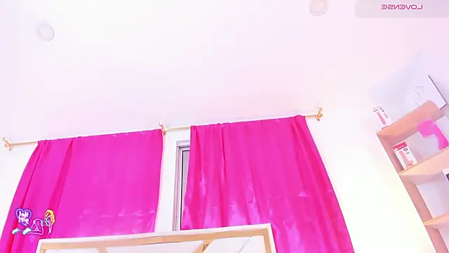 Snapshot of Silvanna-Casstro chatting on 28, 7, 2026 Silvanna-Casstro online show from 28, 7, 2026