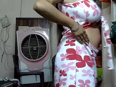 hot-riyaaa online show from 8, 3, 2026