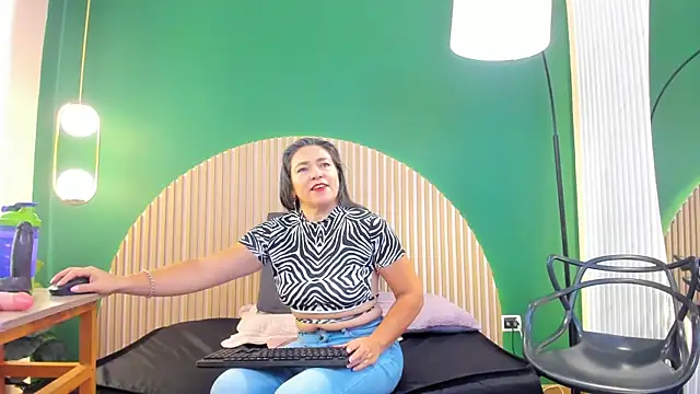 Snapshot of dahianeconnor chatting on 10, 2, 2026 dahianeconnor online show from 10, 2, 2026