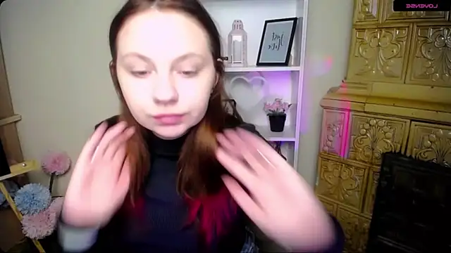 Snapshot of LiliaErmi chatting on 22, 12, 2025 LiliaErmi online show from 22, 12, 2025