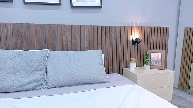 Mia Bellefort online show from 14, 3, 2026