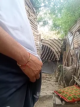 Snapshot of twobigscock23 chatting on 13, 4, 2026 twobigscock23 online show from 13, 4, 2026