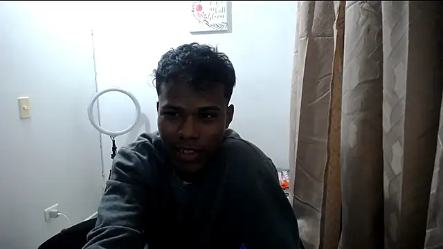 Snapshot of black_men9 chatting on 20, 12, 2025 black men9 online show from 20, 12, 2025