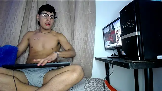 Snapshot of black_men9 chatting on 22, 12, 2025 black men9 online show from 22, 12, 2025