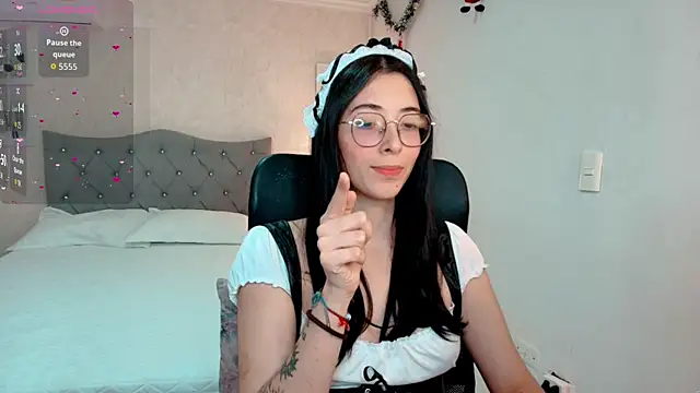 Snapshot of emmalove_doll chatting on 8, 1, 2026 emmalove doll online show from 8, 1, 2026