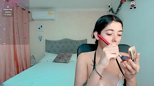 Snapshot of emmalove_doll chatting on 15, 1, 2026 emmalove doll online show from 15, 1, 2026