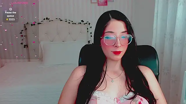 Snapshot of emmalove_doll chatting on 14, 3, 2026 emmalove doll online show from 14, 3, 2026