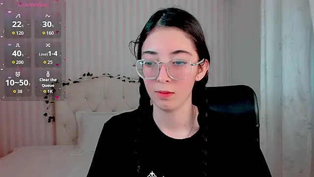 Snapshot of emmalove_doll chatting on 17, 3, 2026 emmalove doll online show from 17, 3, 2026